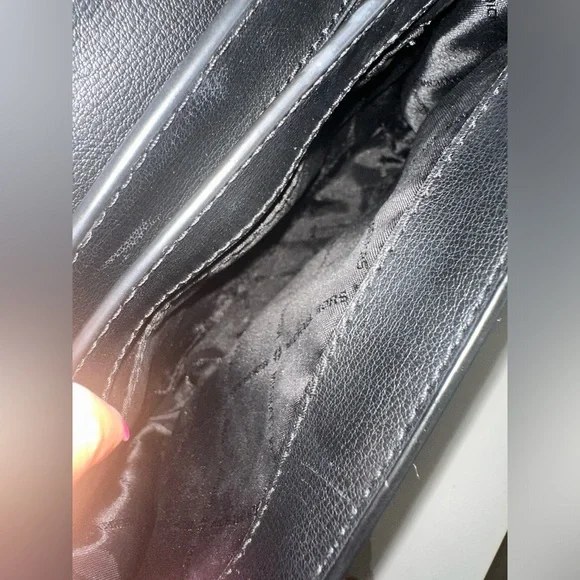 MICHAEL KORS Large Mott Leather Shoulder Bag - Picture 9 of 16